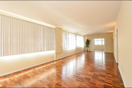 9_photo/94dce44075.ee10227fc62d47bb-ATLAS-df136fda-dbb4-456a-abbc-819fb720f2ed.jpg de apartamento à venda com 4 quartos, 247m² em Centro, Curitiba