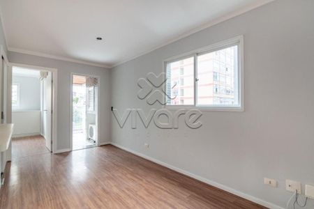 3_photo/94dce4409f.121863cdf22f1001-ATLAS-1fbaf00a-4808-4bca-a4b8-55824793c84d.jpg de apartamento para alugar com 1 quarto, 43m² em Centro, Curitiba