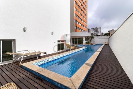 28_photo/94dce440b7.162e996535b1e30c-ATLAS-5e4a33f3-e182-4eed-a919-2613a9dc2199.jpg de apartamento à venda com 2 quartos, 88m² em Centro, Curitiba