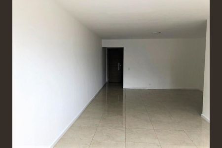 5_photo/94dce440c1.1fa6a91c389b6b6f-ATLAS-e8b5c024-3c09-4c2c-94d3-590a5fbacc60.jpg de apartamento à venda com 3 quartos, 111m² em Centro, Curitiba