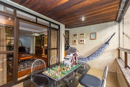 6_photo/94dce44127.4467201e92cf535f-ATLAS-c3f9d92a-ece8-48ad-8a33-48aace3fe192.jpg de apartamento à venda com 3 quartos, 462m² em Centro, Curitiba