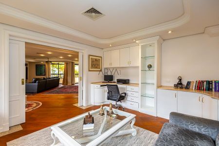 2_photo/94dce44127.912bb953107d94de-ATLAS-048d307f-bec5-4aa3-b3ff-2ee581828d00.jpg de apartamento à venda com 3 quartos, 462m² em Centro, Curitiba