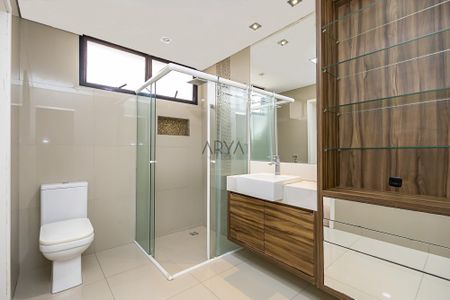 4_photo/94dce44127.912bb953107d94de-ATLAS-0a7c519f-5fb2-4c3f-8b3f-a2026eed4acd.jpg de apartamento à venda com 3 quartos, 462m² em Centro, Curitiba