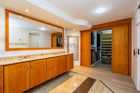 7_photo/94dce44127.912bb953107d94de-ATLAS-147ad9fb-4983-4f8c-8da7-083971667028.jpg de apartamento à venda com 3 quartos, 462m² em Centro, Curitiba