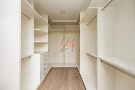 18_photo/94dce44127.912bb953107d94de-ATLAS-5ce12430-50eb-4b9a-a990-3a8fc55e9b16.jpg de apartamento à venda com 3 quartos, 422m² em Centro, Curitiba