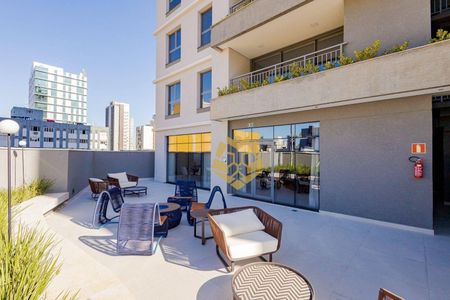 10_photo/94dce44197.3f282f8a5b45cdbd-ATLAS-2efc9562-c37b-4e8d-b839-0719c188101f.jpg de apartamento à venda com 2 quartos, 106m² em Centro, Curitiba