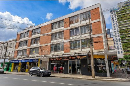 3_photo/94dce441c3.b431c78b8eee7325-ATLAS-b4377e38-77f4-4e7a-8caa-932b4ec2d9c2.jpg de apartamento à venda com 3 quartos, 104m² em Centro, Curitiba