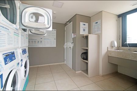 9_photo/94dce441d7.4091b3f6d6a0a0a0-ATLAS-608a2d9f-ed04-4ecb-ab2c-8b8c6a0e5707.jpg de kitnet/studio à venda com 1 quarto, 37m² em Centro, Curitiba