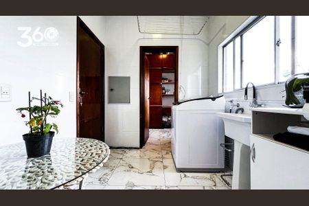 9_photo/94dce44233.cb3834aebccfa440-ATLAS-496db918-4a32-4e87-9e4f-d0f07a8db1ed.jpg de apartamento à venda com 4 quartos, 140m² em Centro, Curitiba