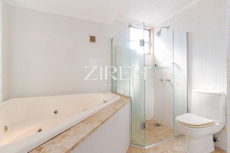 8_photo/94dce44233.fd1879ebb6ef00f5-ATLAS-61bc92de-e2bb-49bd-b99d-39c2bb2ef539.jpg de apartamento à venda com 3 quartos, 119m² em Centro, Curitiba