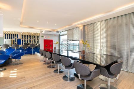 17_photo/94dce442c3.9aad76f59f153a31-ATLAS-18b9246e-d298-4f42-9f7c-e3cf71aa9ca3.jpg de apartamento à venda com 1 quarto, 33m² em Centro, Curitiba