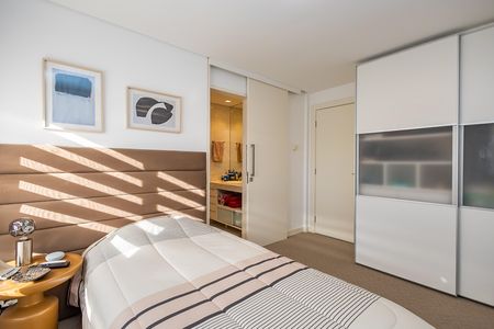 10_photo/94dce442e1.e6e1c947b02cf8fb-ATLAS-eb5e70ca-d79b-4c64-85c9-58aa28a465dd.jpg de apartamento à venda com 4 quartos, 248m² em Centro, Curitiba