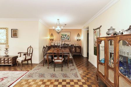 12_photo/94dce443b9.bb491b1ae64d9563-ATLAS-19bd4be7-5a8a-46b4-8d22-1ca4b65c01db.jpg de apartamento à venda com 3 quartos, 146m² em Centro, Curitiba