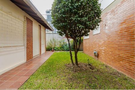 11_photo/94dce443d1.85af573e44074131-ATLAS-32e9a02d-8f04-4939-84ed-bc04080eab80.jpg de casa para alugar com 5 quartos, 447m² em Centro, Curitiba