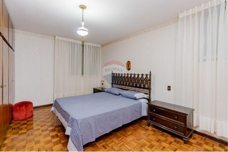 47_photo/94dce443d1.85af573e44074131-ATLAS-8fe29b30-44a2-4858-addc-23ae9a67ddfc.jpg de casa para alugar com 5 quartos, 447m² em Centro, Curitiba