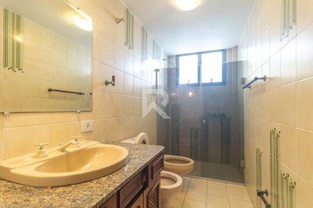 4_photo/94dce44469.248dce1f416a1d10-ATLAS-0ef66b0d-6dee-4eef-a11c-3626ff6346a5.jpg de apartamento para alugar com 3 quartos, 189m² em Centro, Curitiba