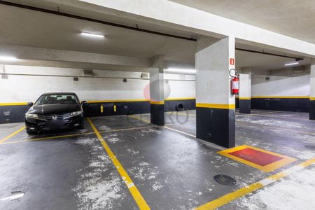 9_photo/94dce4462d.78e9db6359eea19e-ATLAS-2c5cf24d-3895-42c8-80c9-c132d0a515e6.jpg de apartamento para alugar com 2 quartos, 98m² em Centro, Curitiba