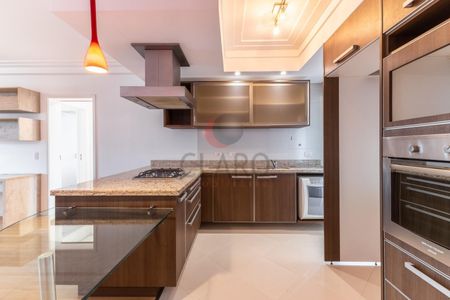 2_photo/94dce4462d.78e9db6359eea19e-ATLAS-fae53f5c-a2e5-4dae-b63b-dcbe2c517b2e.jpg de apartamento para alugar com 2 quartos, 98m² em Centro, Curitiba