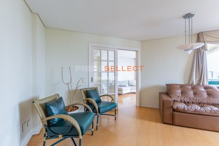 2_photo/94dce446b5.df2406aa61ba3211-ATLAS-00bb755e-f005-4338-b858-9e7a7e920a42.jpg de apartamento à venda com 3 quartos, 150m² em Alto da XV, Curitiba