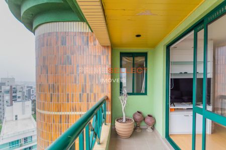 24_photo/94dce446b5.df2406aa61ba3211-ATLAS-37c07e48-b035-4501-a5d9-7b3179f45135.jpg de apartamento à venda com 3 quartos, 150m² em Alto da XV, Curitiba