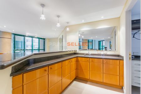 32_photo/94dce446b5.df2406aa61ba3211-ATLAS-a0968578-98c6-4cb8-9241-62d46e7dd72e.jpg de apartamento à venda com 3 quartos, 150m² em Alto da XV, Curitiba