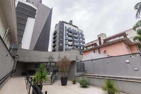 50_photo/94dce446cd.1c5ee5b12bdcf8f7-ATLAS-7f7f30de-8719-43a9-bb63-a9376b8b19ff.jpg de apartamento à venda com 2 quartos, 58m² em Centro, Curitiba