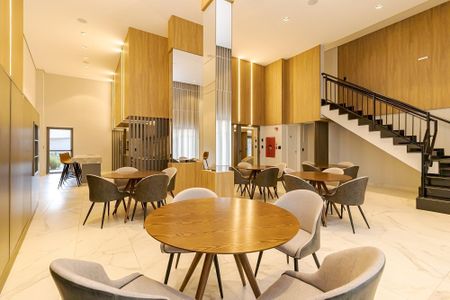 4_photo/94dce446cd.1c5ee5b12bdcf8f7-ATLAS-a7c3b99a-c628-4815-ae72-a4fb8c2013fc.jpg de apartamento à venda com 3 quartos, 217m² em Centro, Curitiba