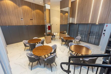 42_photo/94dce446cd.1c5ee5b12bdcf8f7-ATLAS-b1511d98-19de-4ec8-b334-a4020cbbdae0.jpg de apartamento à venda com 2 quartos, 58m² em Centro, Curitiba