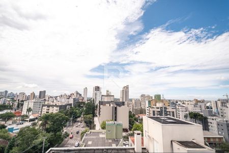 2_photo/94dce446cd.6e69503a72e14cb5-ATLAS-05da53ac-fb96-424c-a2ba-1bf0d14dfe44.jpg de apartamento à venda com 3 quartos, 217m² em Centro, Curitiba