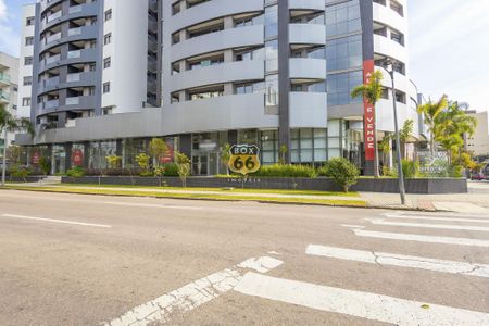 44_photo/94dce446cd.fa0d77f1e1d5dda8-ATLAS-b205db84-94f3-459b-99ac-cb387329be32.jpg de apartamento à venda com 2 quartos, 107m² em Centro, Curitiba