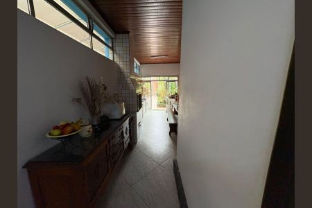 7_photo/94dce44975.ac3b32f3884e407f-ATLAS-05792b3b-48ec-40db-9835-d9f22ea83e36.jpg de casa à venda com 6 quartos, 400m² em Cristo Rei, Curitiba