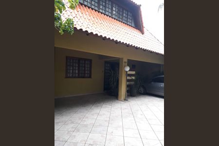 3_photo/94dce44975.ac3b32f3884e407f-ATLAS-0b13cfc3-1d33-4d57-9614-2aa79f790eee.jpg de casa à venda com 6 quartos, 400m² em Cristo Rei, Curitiba