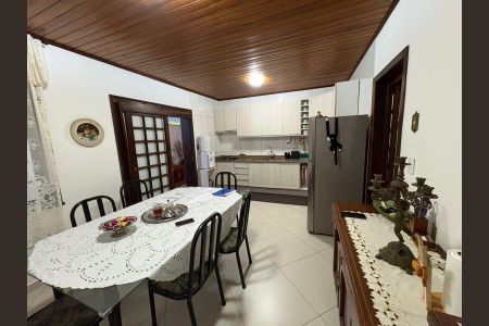 11_photo/94dce44975.ac3b32f3884e407f-ATLAS-2c53c4a9-445b-4450-a6bc-a440b90e7fb8.jpg de casa à venda com 6 quartos, 400m² em Cristo Rei, Curitiba