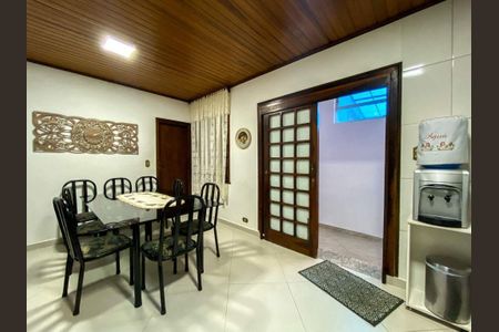 10_photo/94dce44975.ac3b32f3884e407f-ATLAS-3de96d33-55b7-46a4-96f9-ec0cb9602f55.jpg de casa à venda com 5 quartos, 482m² em Cristo Rei, Curitiba