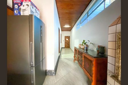 7_photo/94dce44975.ac3b32f3884e407f-ATLAS-42053e36-bc97-4cd7-affd-277e5cf4e398.jpg de casa à venda com 5 quartos, 482m² em Cristo Rei, Curitiba