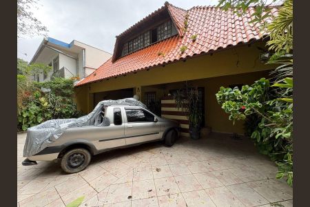 4_photo/94dce44975.ac3b32f3884e407f-ATLAS-4cd1a252-ebd6-4014-a15b-c35a8c26f9db.jpg de casa à venda com 6 quartos, 400m² em Cristo Rei, Curitiba