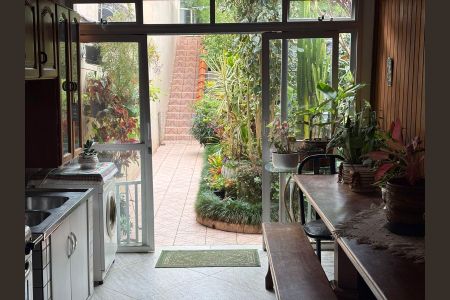 9_photo/94dce44975.ac3b32f3884e407f-ATLAS-61632a9d-16f1-484b-a025-9d60e6039a12.jpg de casa à venda com 6 quartos, 400m² em Cristo Rei, Curitiba