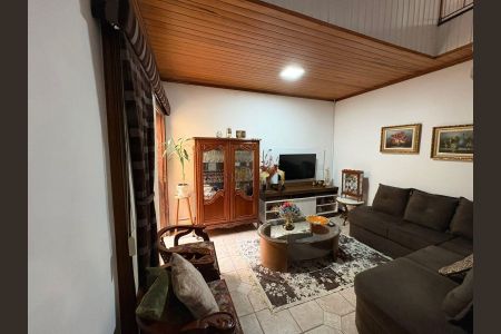 14_photo/94dce44975.ac3b32f3884e407f-ATLAS-6fab03f4-25d0-4e12-b5c3-8f5161d84256.jpg de casa à venda com 6 quartos, 400m² em Cristo Rei, Curitiba