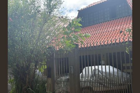 2_photo/94dce44975.ac3b32f3884e407f-ATLAS-738605fd-979f-4c00-8b11-ab54abfd6318.jpg de casa à venda com 6 quartos, 400m² em Cristo Rei, Curitiba