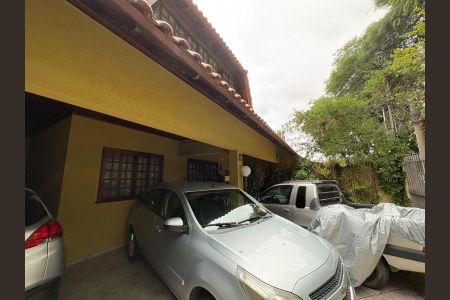 5_photo/94dce44975.ac3b32f3884e407f-ATLAS-75e0ce91-e356-4a78-81ea-55d960656b75.jpg de casa à venda com 6 quartos, 400m² em Cristo Rei, Curitiba