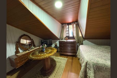 33_photo/94dce44975.ac3b32f3884e407f-ATLAS-7dec89cd-7a08-4f7d-b429-4e9891467b8f.jpg de casa à venda com 6 quartos, 400m² em Cristo Rei, Curitiba