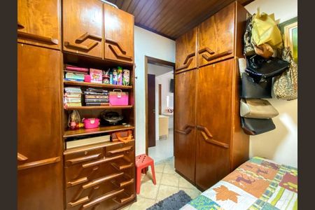 4_photo/94dce44975.ac3b32f3884e407f-ATLAS-a9f56b75-1bfe-4d7c-965c-fe9da223d1e6.jpg de casa à venda com 5 quartos, 482m² em Cristo Rei, Curitiba