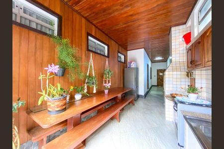 2_photo/94dce44975.ac3b32f3884e407f-ATLAS-bf2961da-d1c8-4e93-a58e-0d1fca66d061.jpg de casa à venda com 5 quartos, 482m² em Cristo Rei, Curitiba