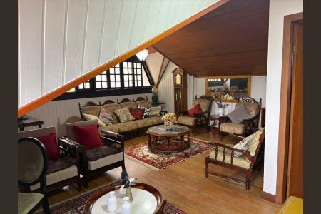 26_photo/94dce44975.ac3b32f3884e407f-ATLAS-d56fc706-14e5-4cf7-b837-70bed50c98f9.jpg de casa à venda com 6 quartos, 400m² em Cristo Rei, Curitiba