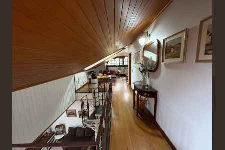 23_photo/94dce44975.ac3b32f3884e407f-ATLAS-fdba098d-5c0b-47f0-bc67-2b36dee0b33a.jpg de casa à venda com 6 quartos, 400m² em Cristo Rei, Curitiba