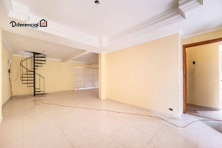 12_photo/94dce44cd7.f66ed5d703e44af7-ATLAS-30d484b8-e589-4107-9558-1686a9cab0a8.jpg de casa à venda com 4 quartos, 232m² em Cristo Rei, Curitiba