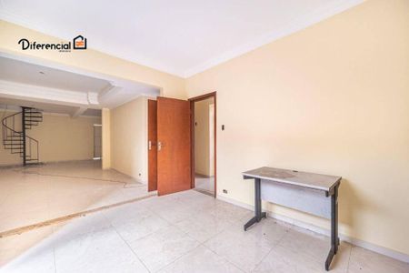 21_photo/94dce44cd7.f66ed5d703e44af7-ATLAS-3138679b-5d06-4da0-b084-d965784ecc6d.jpg de casa à venda com 4 quartos, 232m² em Cristo Rei, Curitiba