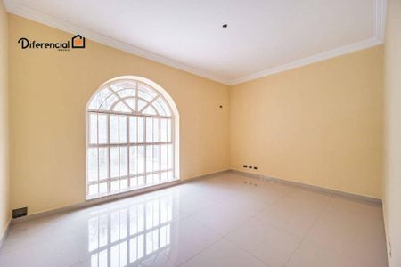 32_photo/94dce44cd7.f66ed5d703e44af7-ATLAS-4f1ae41d-45da-441b-8b9b-5b63a02d0b5e.jpg de casa à venda com 4 quartos, 232m² em Cristo Rei, Curitiba