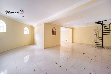 28_photo/94dce44cd7.f66ed5d703e44af7-ATLAS-bd64c26b-b2a6-4be5-b6cd-25180f466bfd.jpg de casa à venda com 4 quartos, 232m² em Cristo Rei, Curitiba