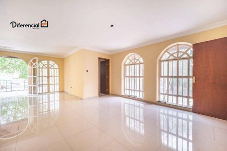 44_photo/94dce44cd7.f66ed5d703e44af7-ATLAS-ff41c74e-143c-4003-af9c-3243b2d54e03.jpg de casa à venda com 4 quartos, 232m² em Cristo Rei, Curitiba